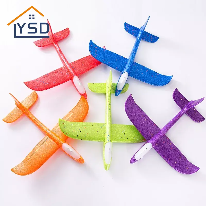 Valaiseva käsiä heittävä lentokone